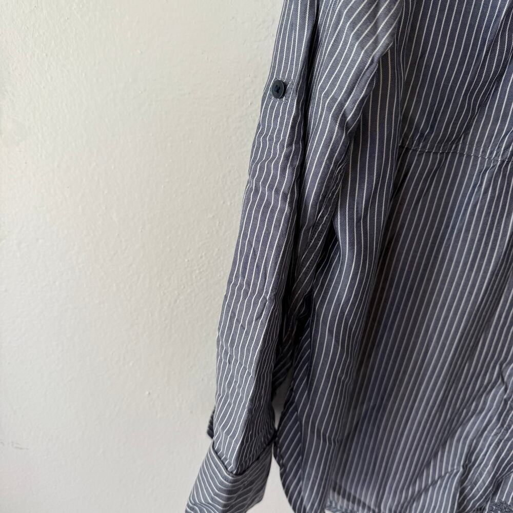 Babaton Aritzia striped button-down shirt blue white pinstripe pattern. Size XL - Picture 9 of 12